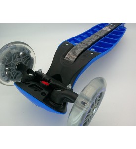 Globber Primo Foldable Lights Ecologic Hulajnoga 3-Kołowa LED Składana 696-501