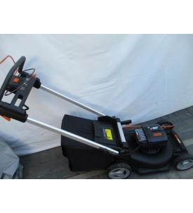 KOSIARKA AKUMULATOROWA Z NAPĘDEM WORX WG749E 40V 46CM BEZSZCZOTKOWA 2X20V