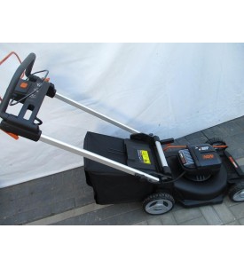 KOSIARKA AKUMULATOROWA Z NAPĘDEM WORX WG749E 40V 46CM BEZSZCZOTKOWA 2X20V
