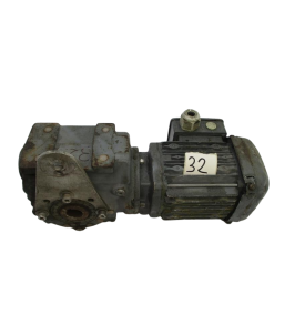 MOTOREDUKTOR SILNIK Z PRZEKŁADNIA  SEW-EURODRIVE SA47/DRS71M4 0.55KW 32 OBR/MIN. 230/400V