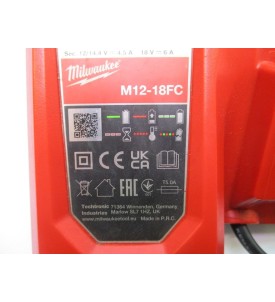 ŁADOWARKA MILWAUKEE M12-18FC DO BATERII AKUMULATORÓW PODWÓJNA SZYBKA ORYGINALNA12V / 18V 3A