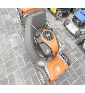 Kosiarka spalinowa HUSQVARNA rozruch elektryczny napęd kosz 53cm